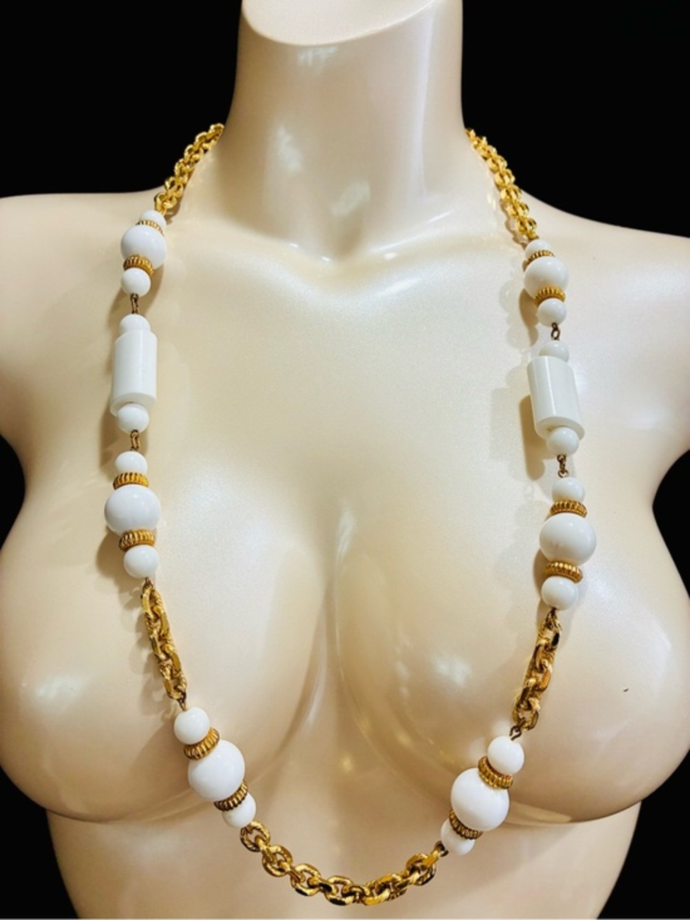 Gold Chain Necklace with Chunky Cylindrical Resin White Beads Women Jewelry EUC